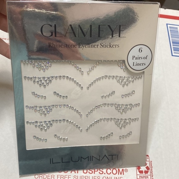 🦋NWT 2 packs of eyeliner stickers! - Picture 2 of 4